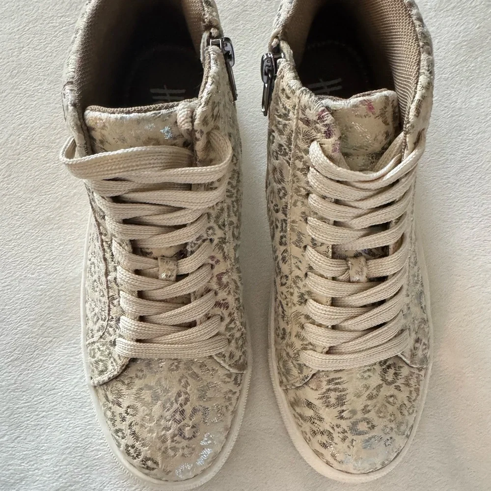 Hey Girl by‎ Corkys Iridescent Animal Print High Top Size 6